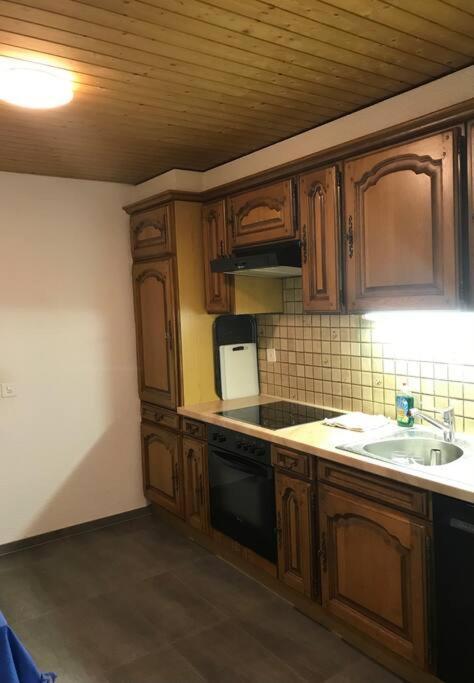 Simple Flat 72 M2 In The Centre Of With Private Parking Apartment *